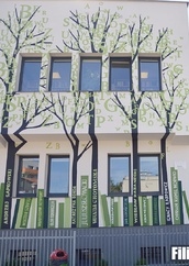 Mural po zdjęciu rusztowań.